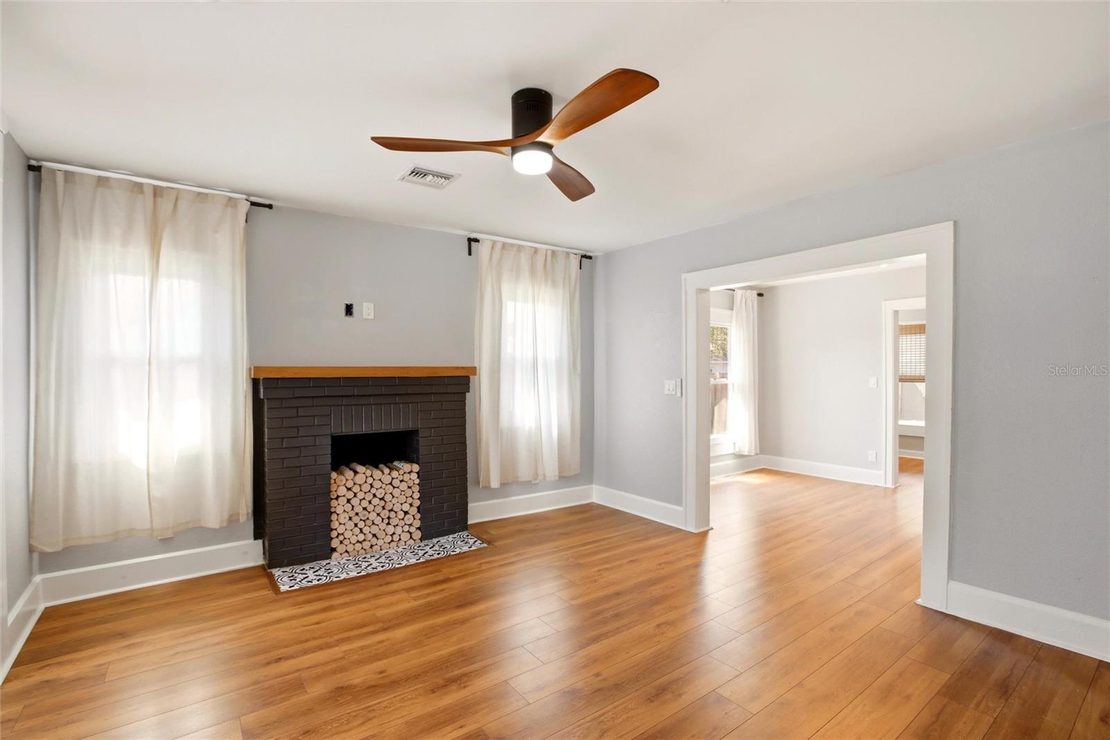 SHADOW LAWN - Residential