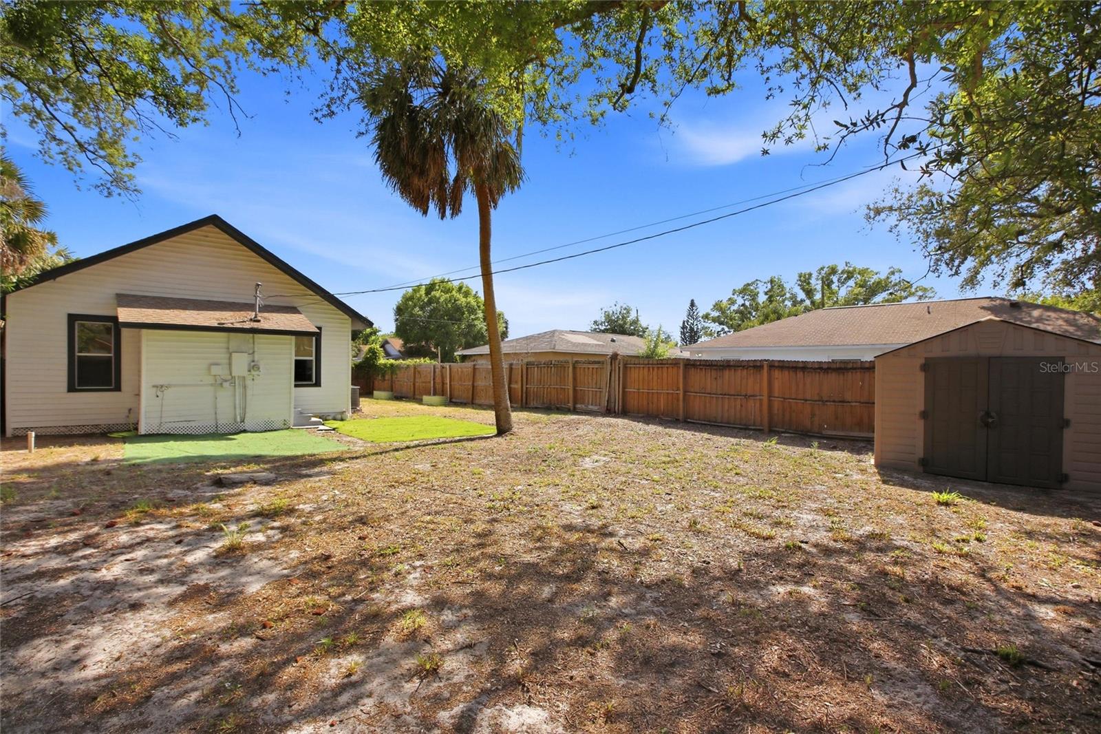 SHADOW LAWN - Residential