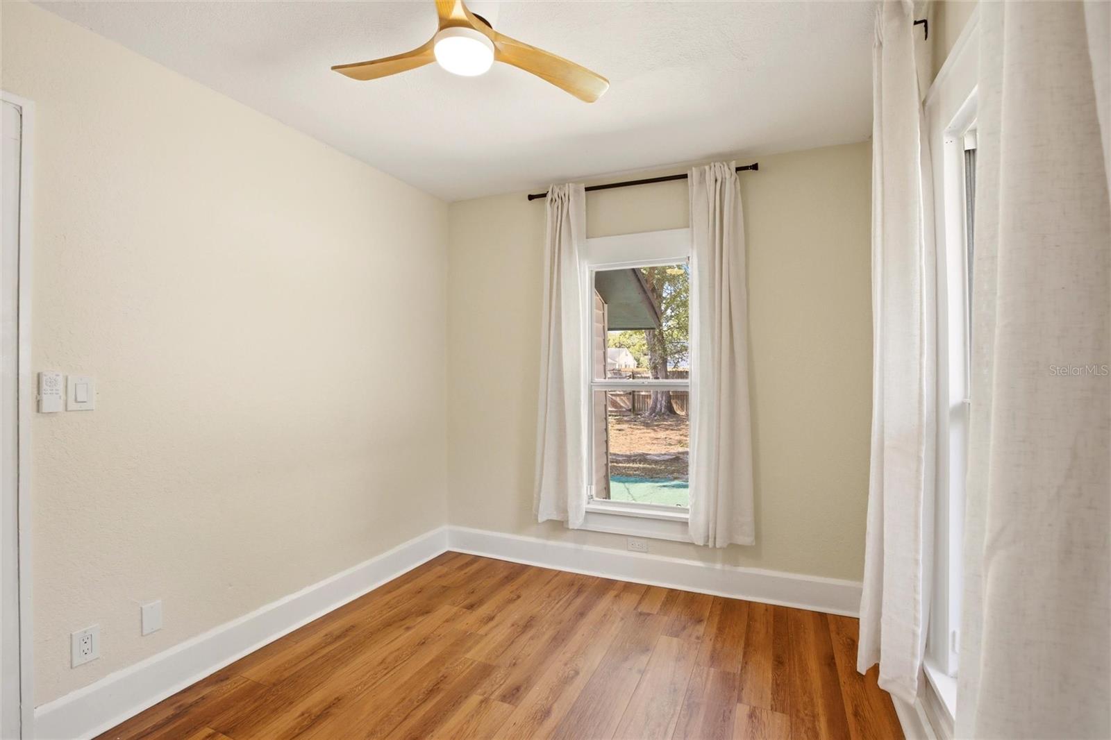 SHADOW LAWN - Residential