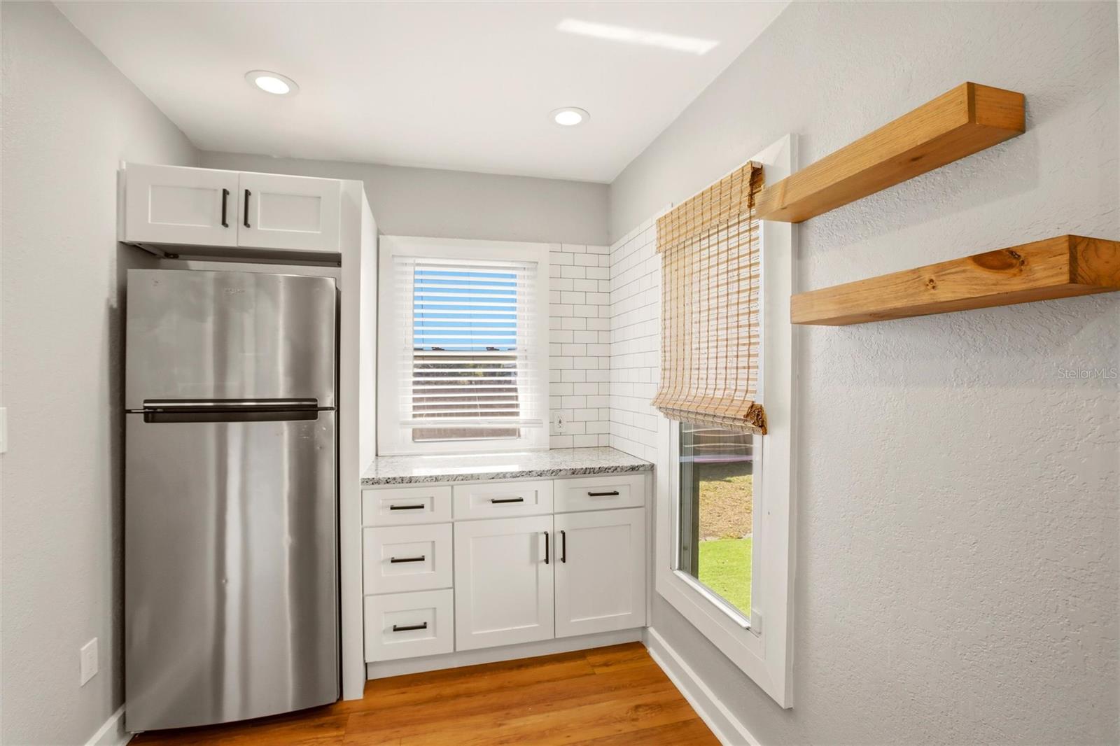 SHADOW LAWN - Residential