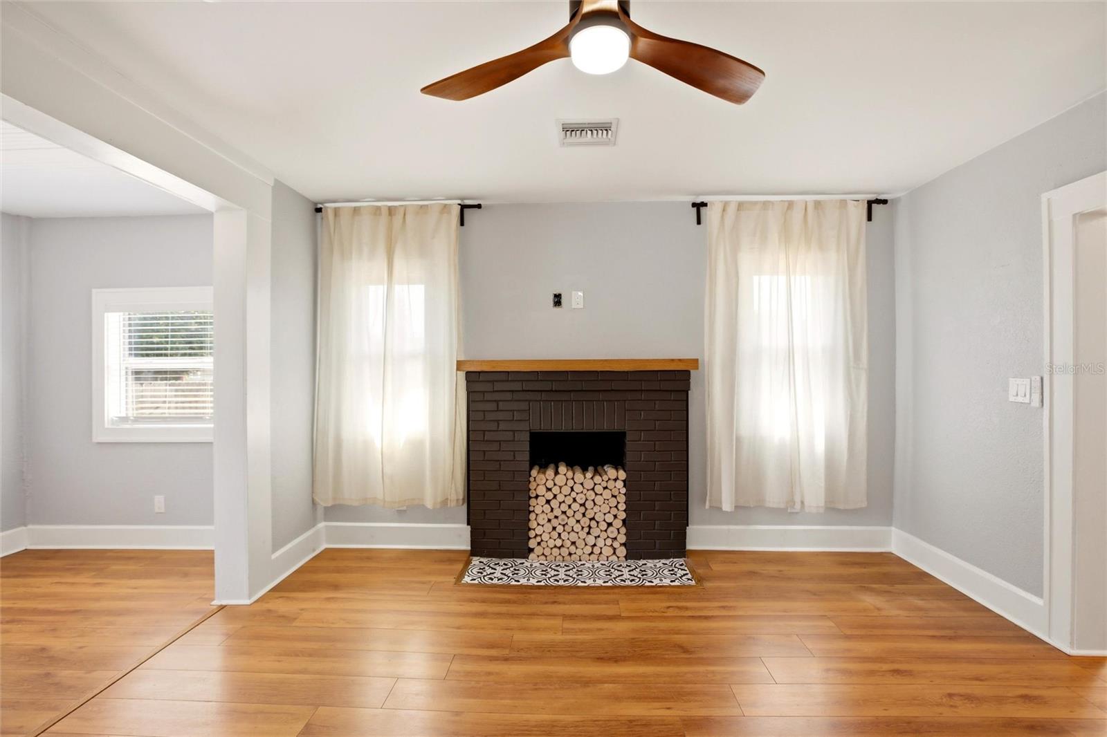 SHADOW LAWN - Residential