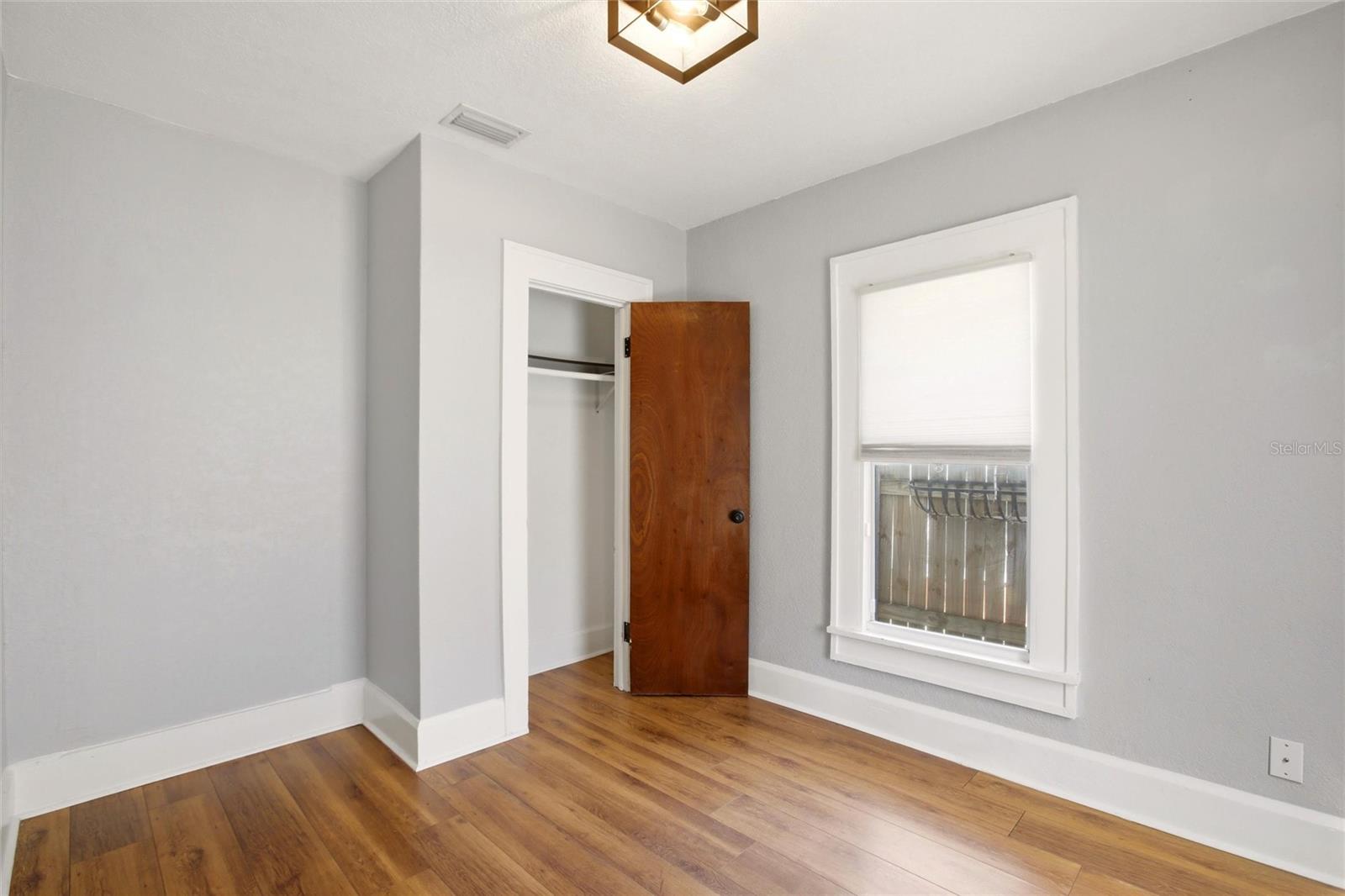 SHADOW LAWN - Residential