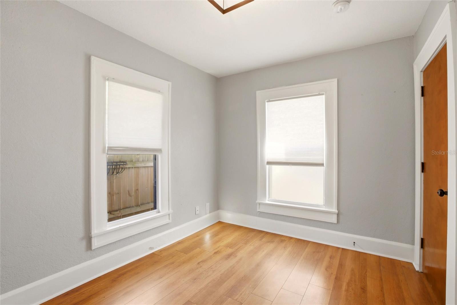 SHADOW LAWN - Residential