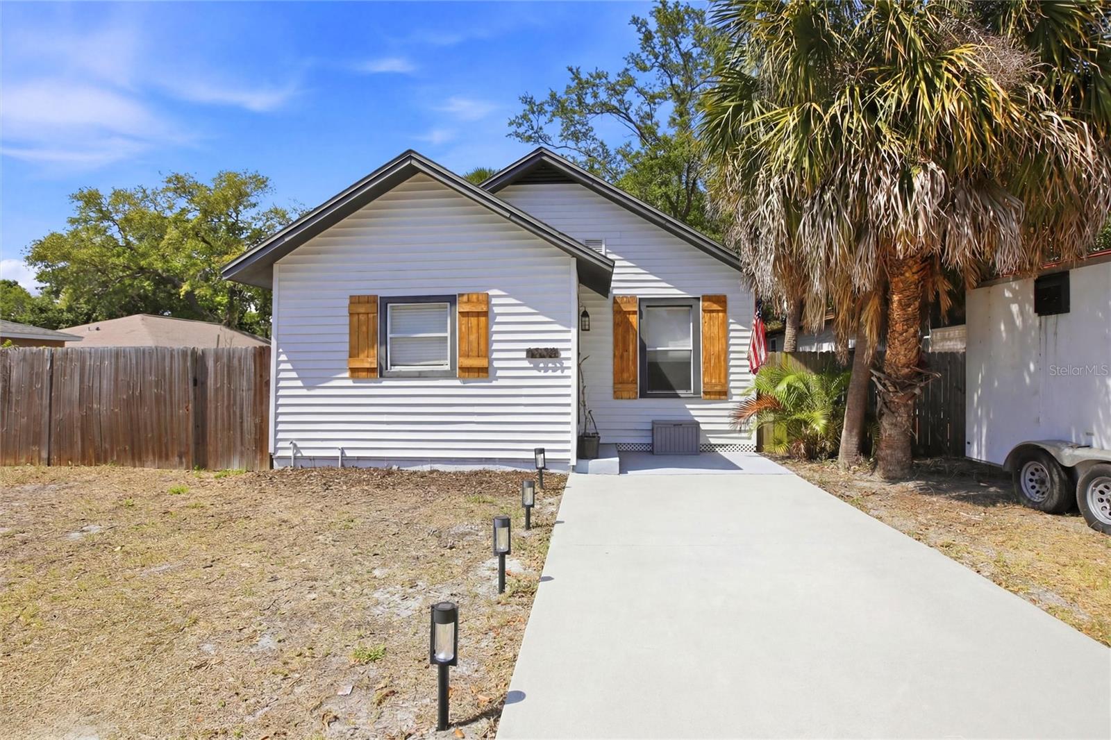 SHADOW LAWN - Residential