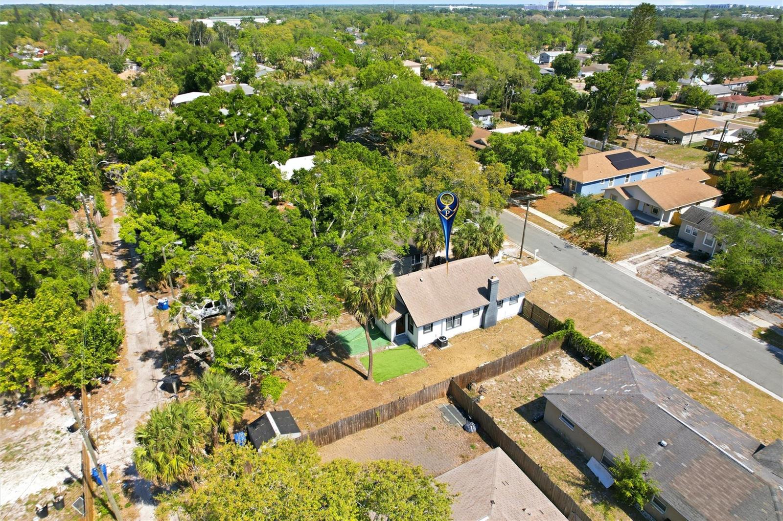 SHADOW LAWN - Residential