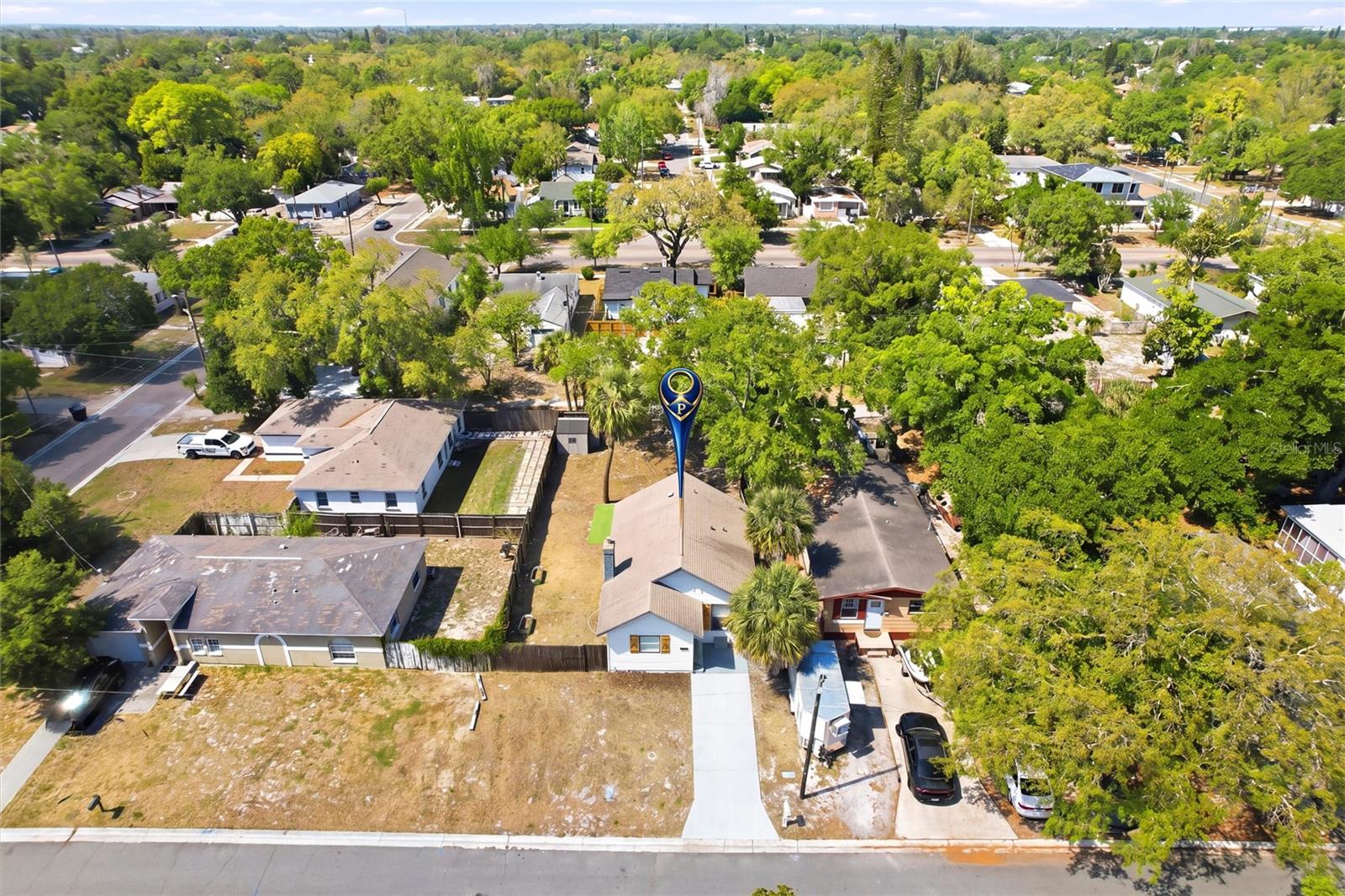 SHADOW LAWN - Residential