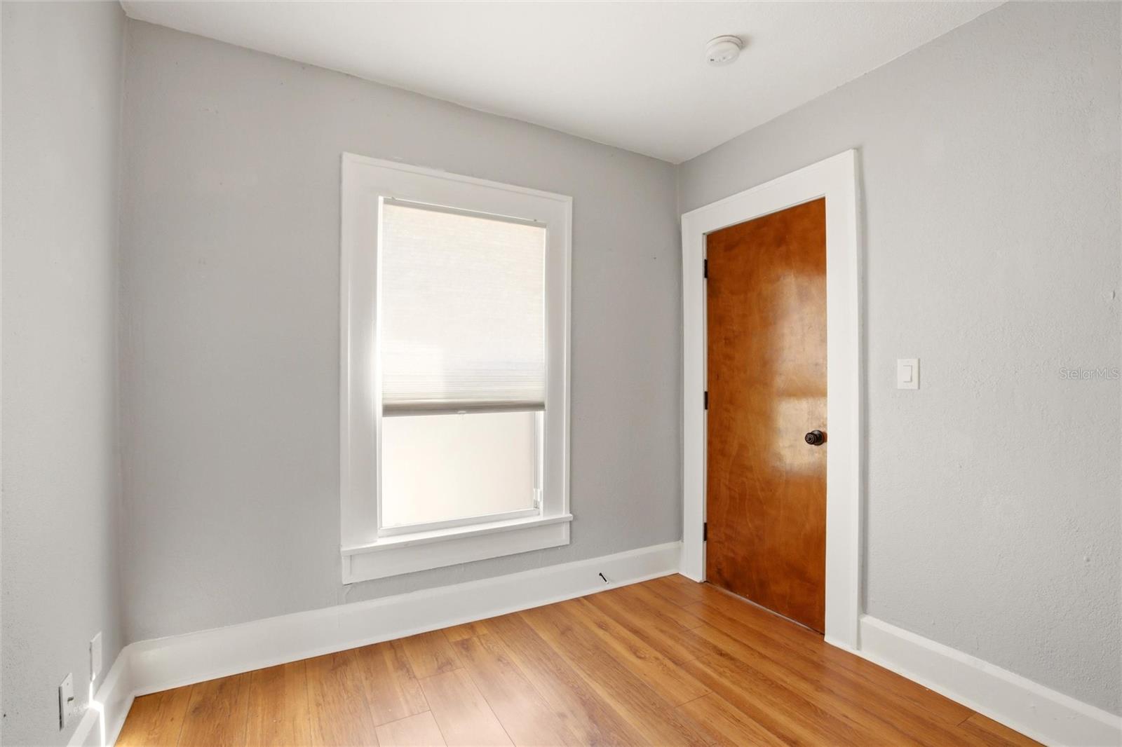 SHADOW LAWN - Residential