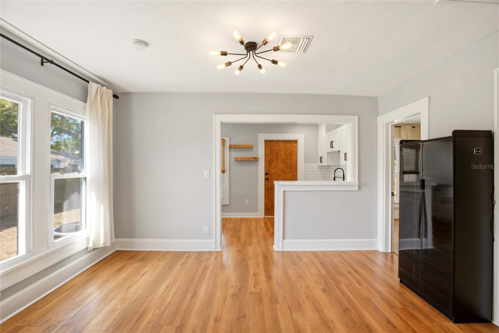 SHADOW LAWN - Residential