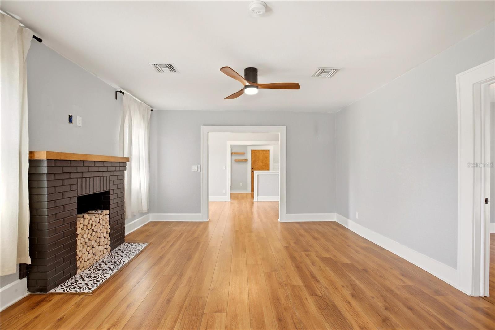 SHADOW LAWN - Residential