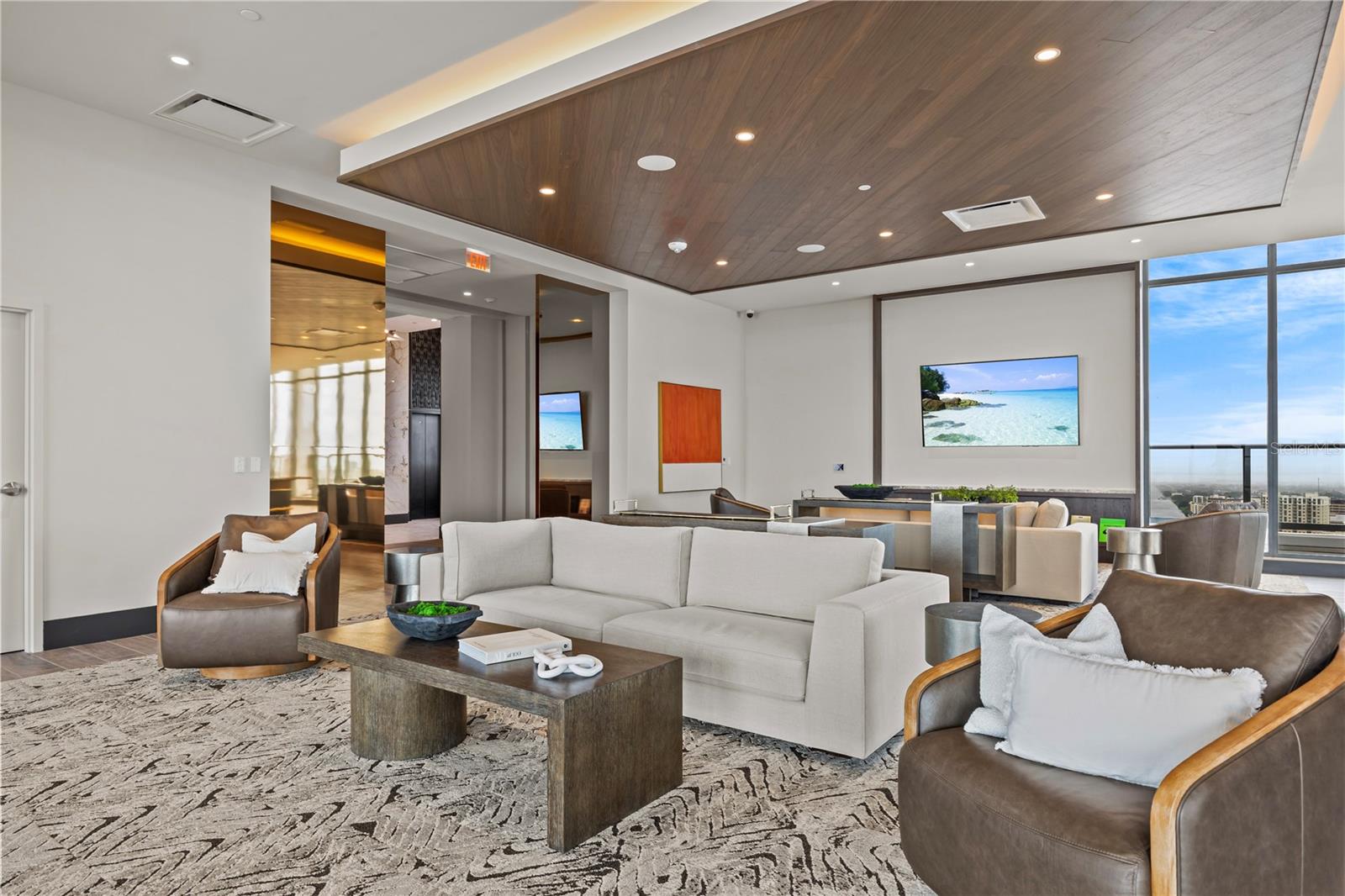 CLARKE'S SUB - AER TAMPA - Residential Lease