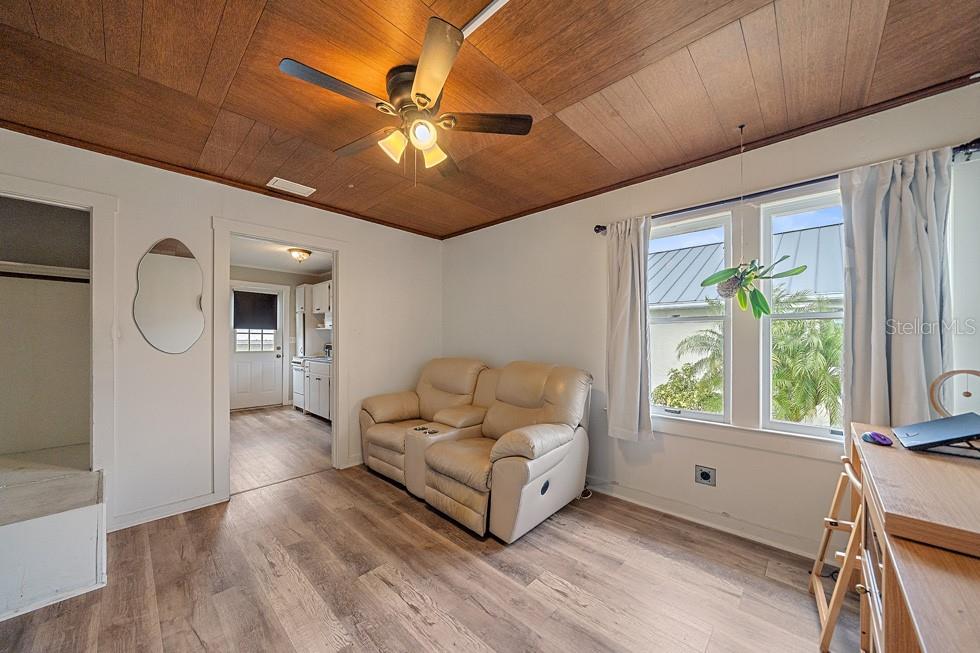 EASTWOOD UN #2 - Residential