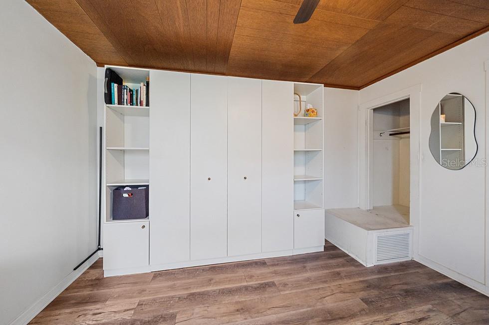 EASTWOOD UN #2 - Residential