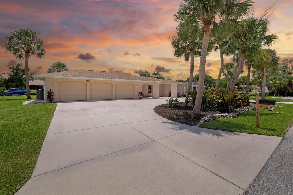 Photo of 6755 Avenue B, Sarasota, FL 34231 (MLS # A4700204)
