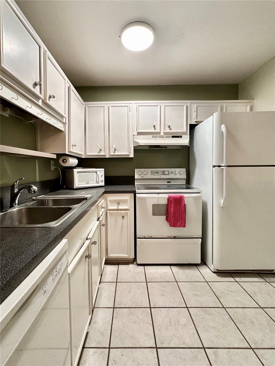 BIVENS LAKE ESTATE S - Residential