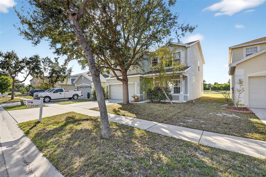Photo of 7520 Dragon Fly Loop, Gibsonton, FL 33534 (MLS # TB8458490)