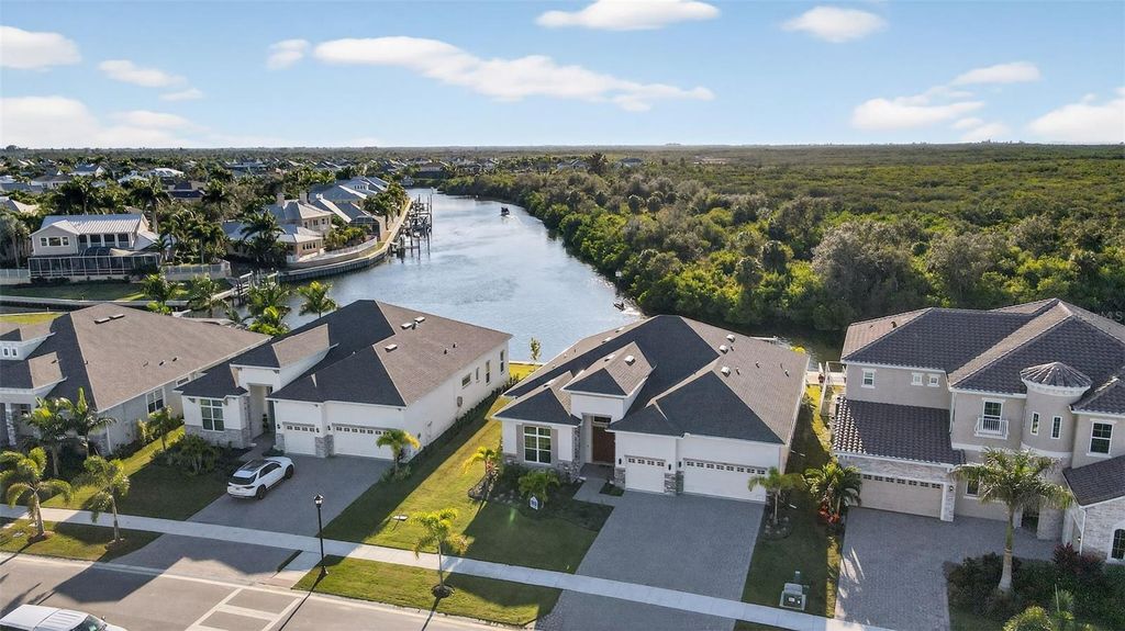 Photo of 1088 Signet Drive, Apollo Beach, FL 33572 (MLS # O6362932)