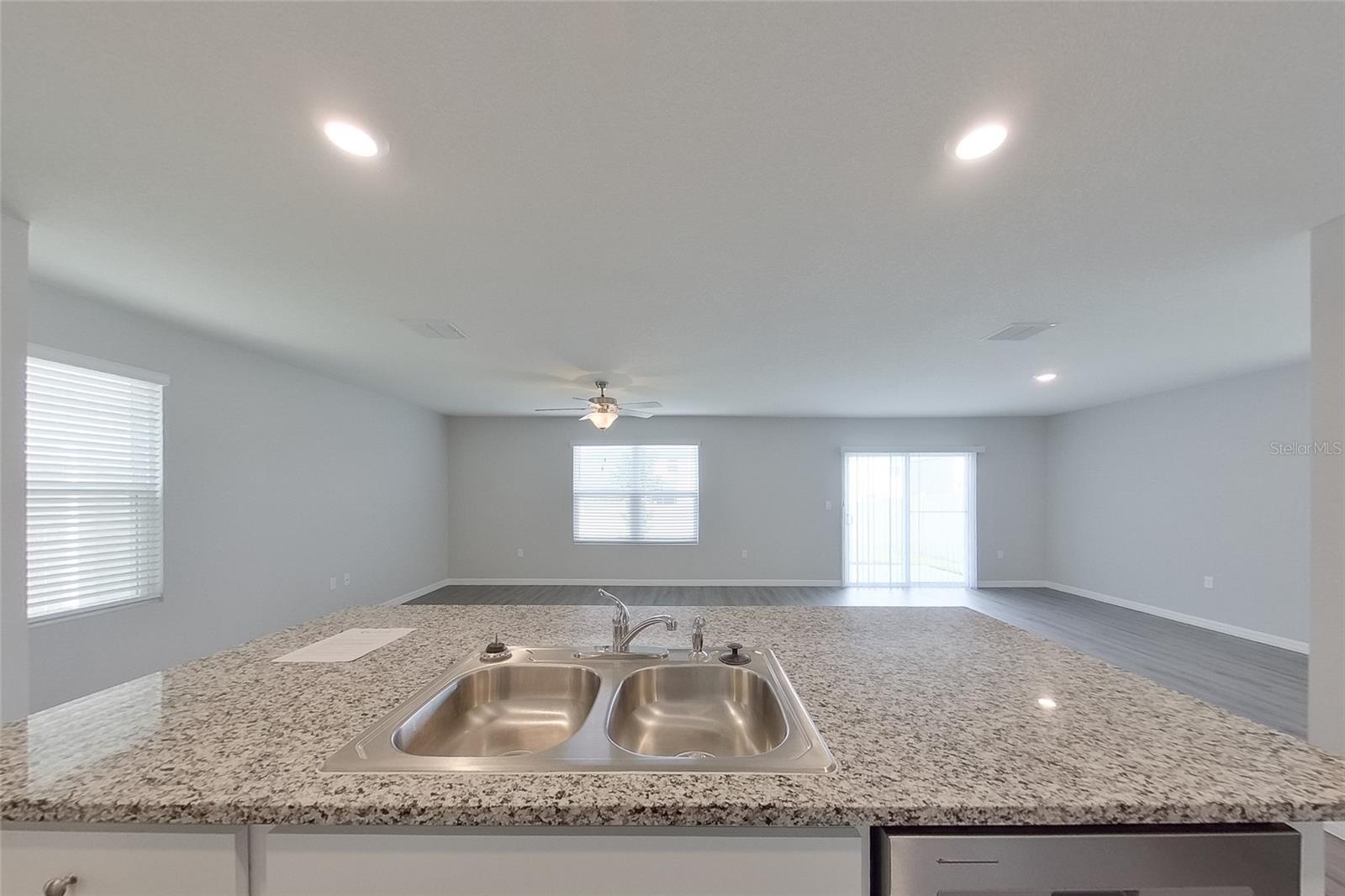 OCALA CROSSINGS - Residential Lease