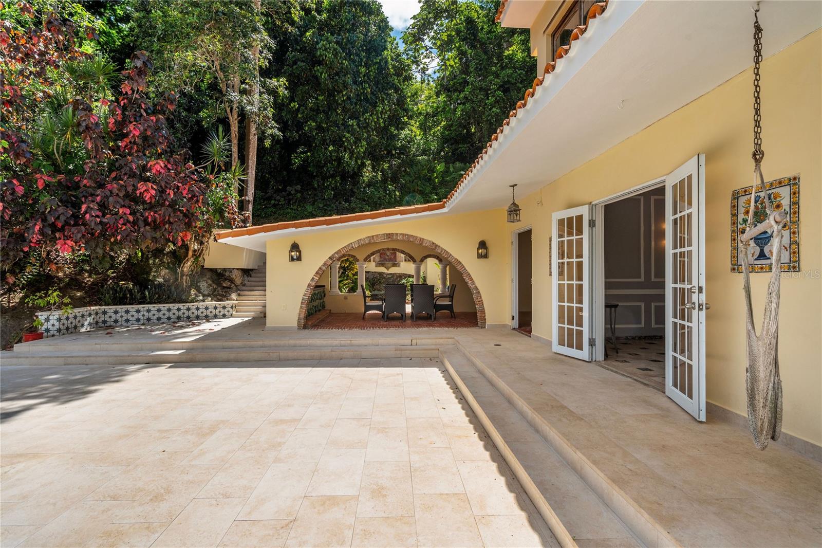 BEVERLY HILLS - Residential
