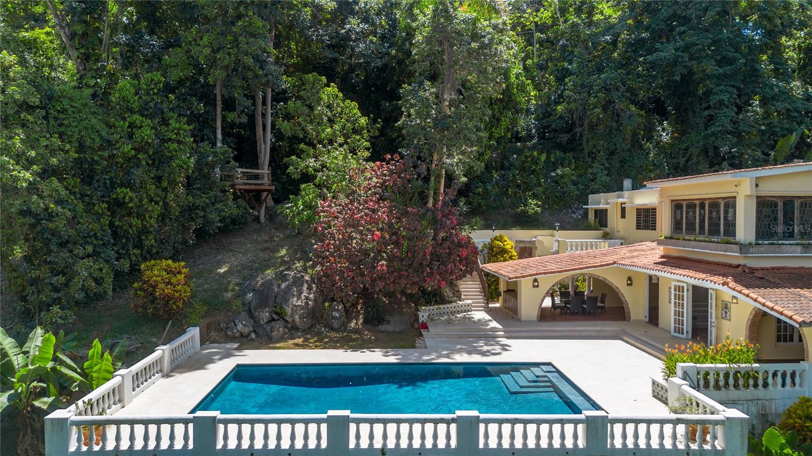 BEVERLY HILLS - Residential