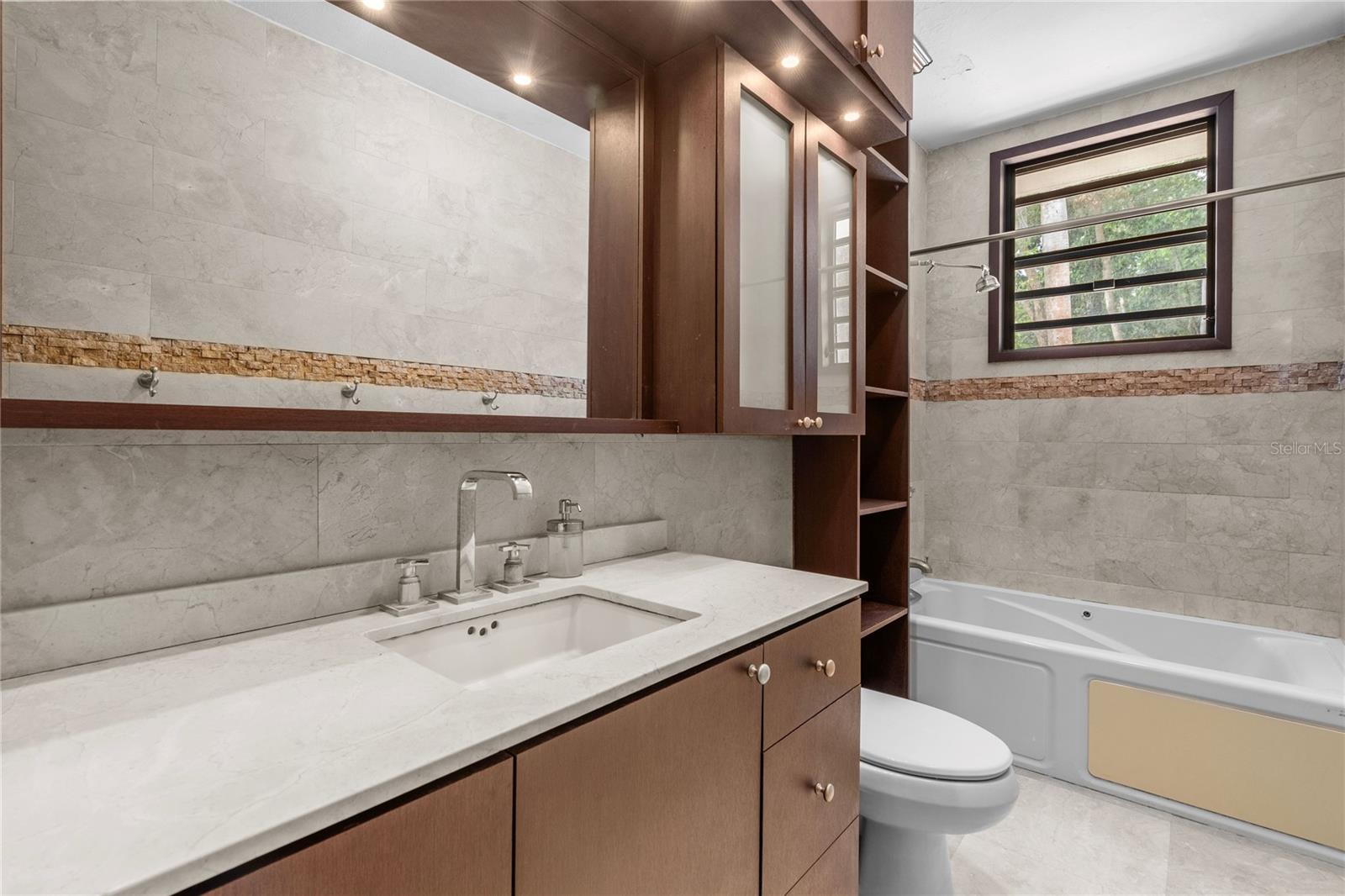 BEVERLY HILLS - Residential