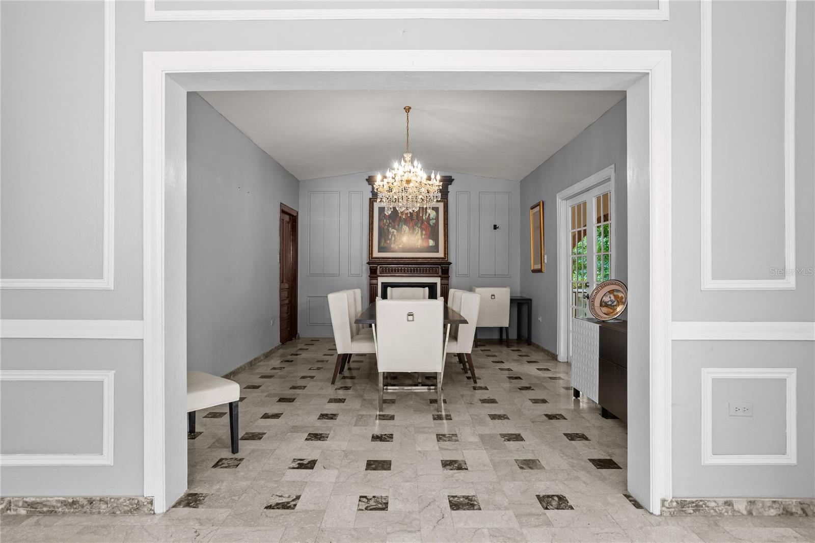 BEVERLY HILLS - Residential