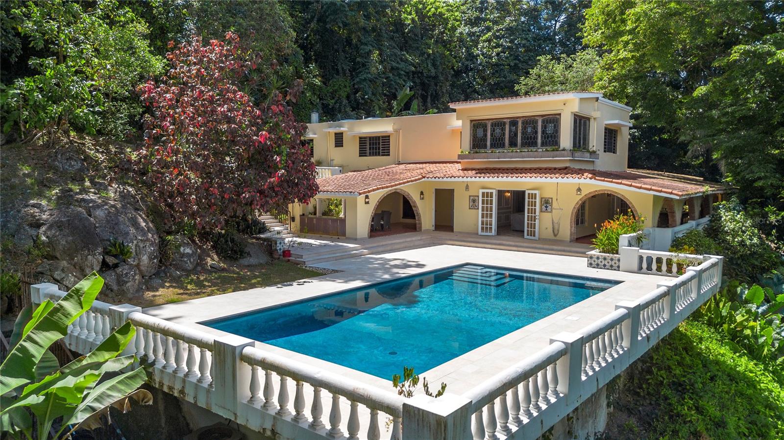 BEVERLY HILLS - Residential