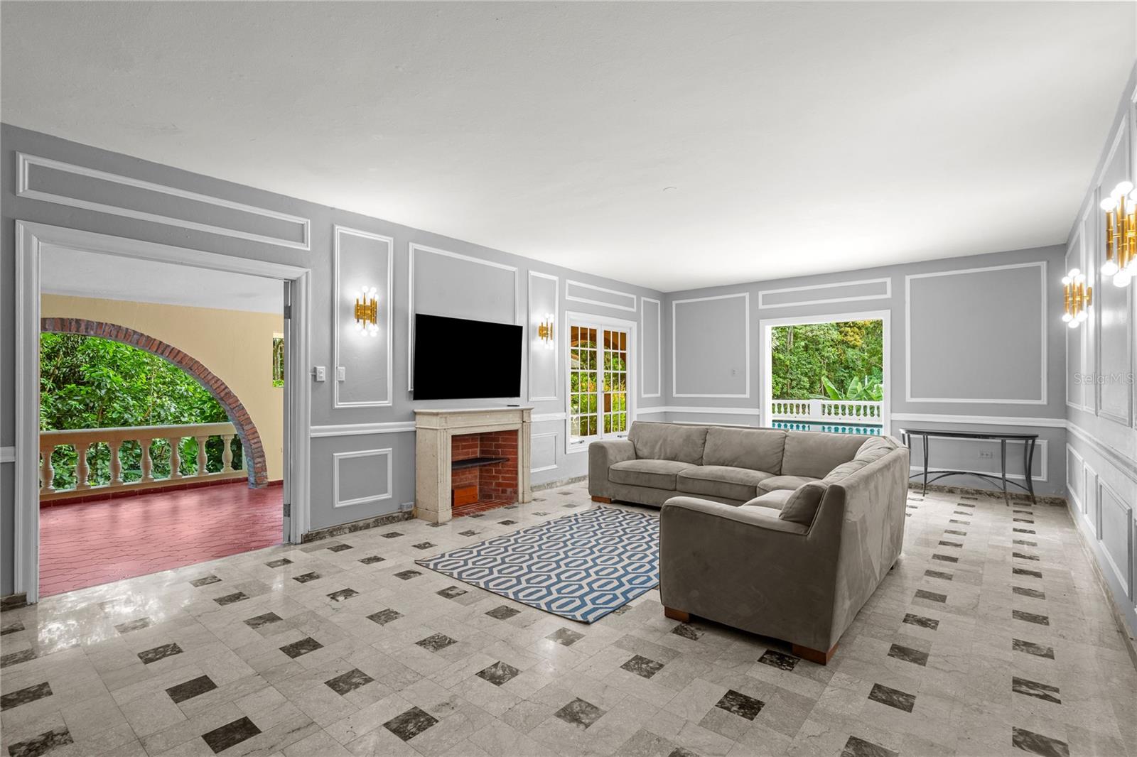 BEVERLY HILLS - Residential