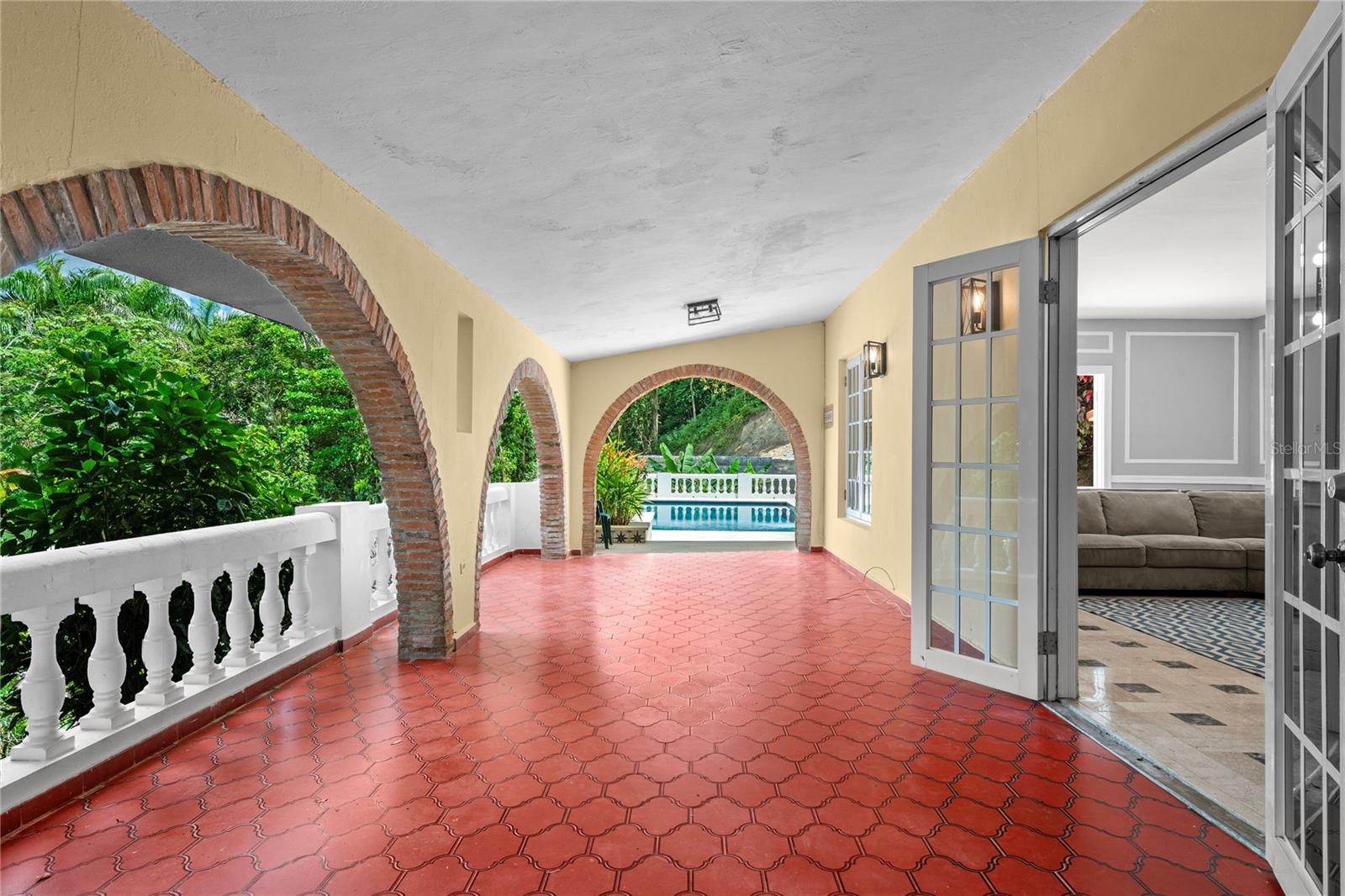 BEVERLY HILLS - Residential