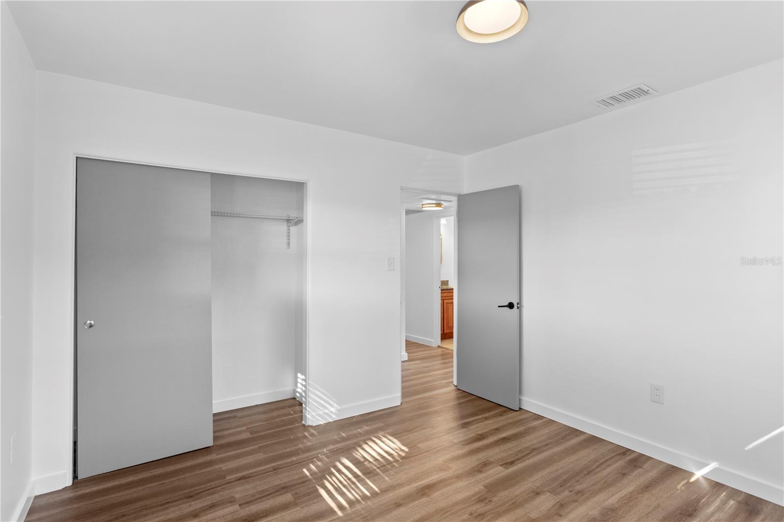 TROPICAL GROVES - Residential