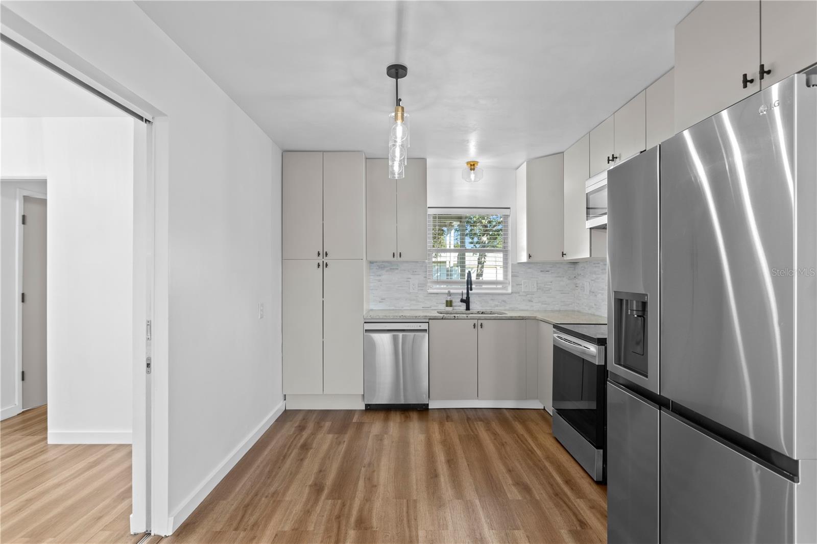 TROPICAL GROVES - Residential