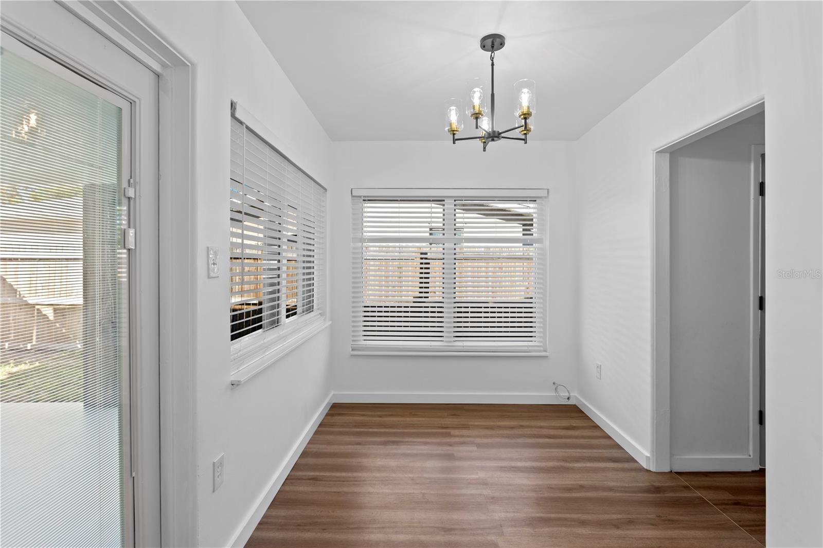 TROPICAL GROVES - Residential