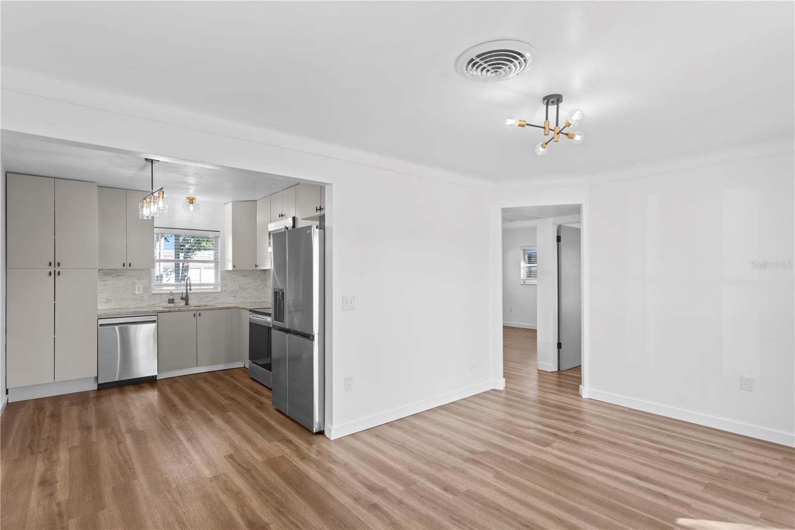 TROPICAL GROVES - Residential