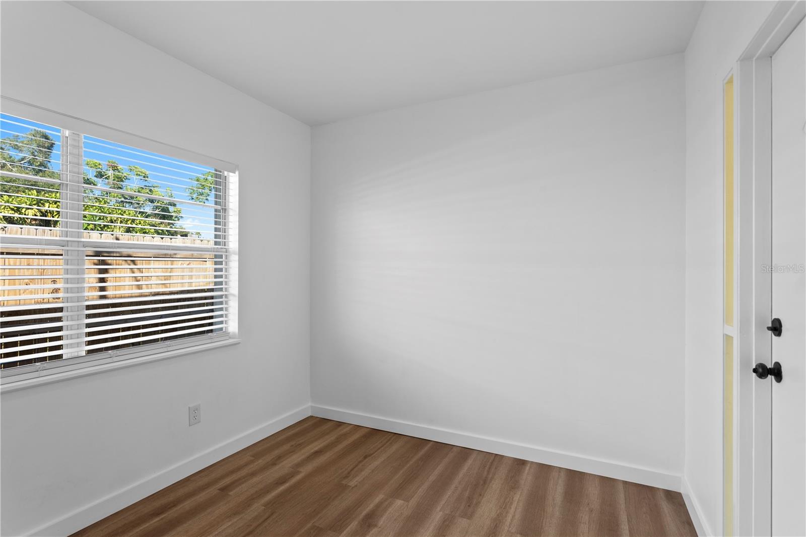 TROPICAL GROVES - Residential