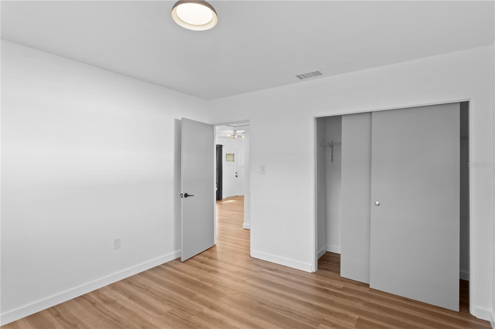 TROPICAL GROVES - Residential