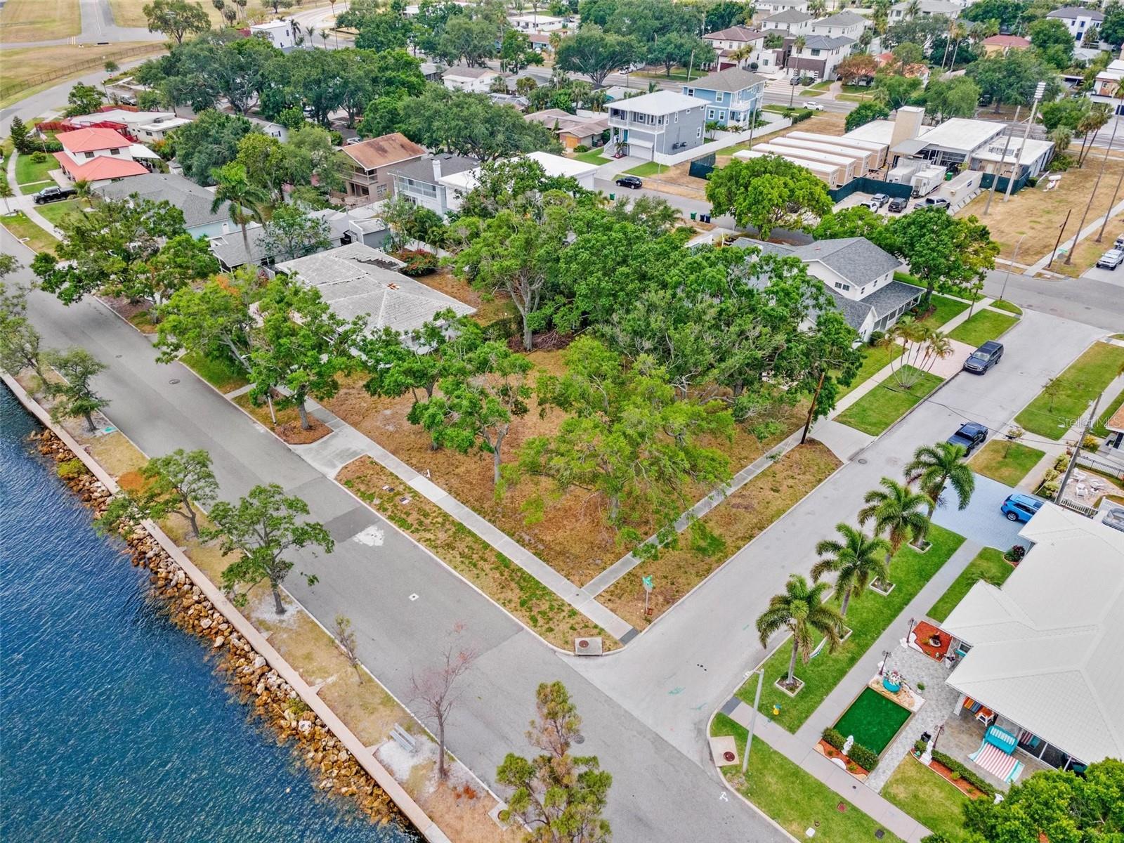 DAVIS ISLANDS PB10 PG52 TO 57 - Residential