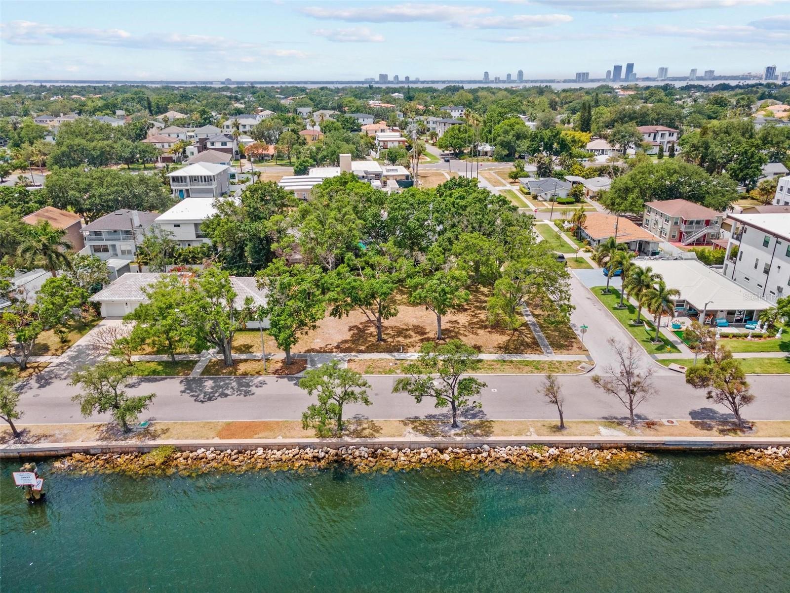 DAVIS ISLANDS PB10 PG52 TO 57 - Residential