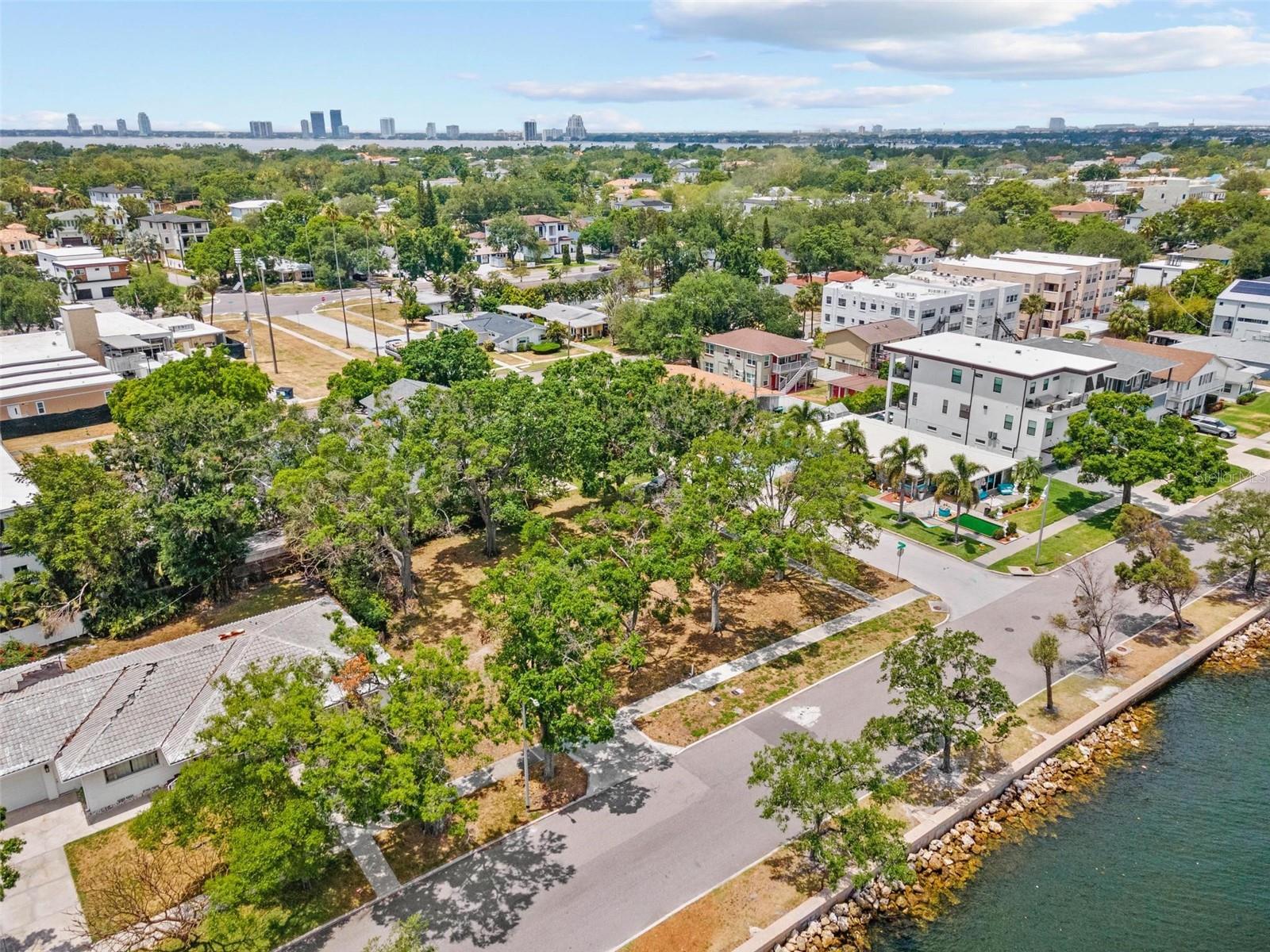DAVIS ISLANDS PB10 PG52 TO 57 - Residential