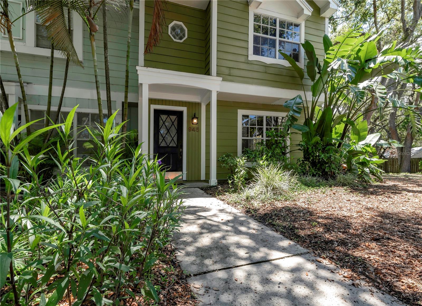 945 HAMILTON COURT