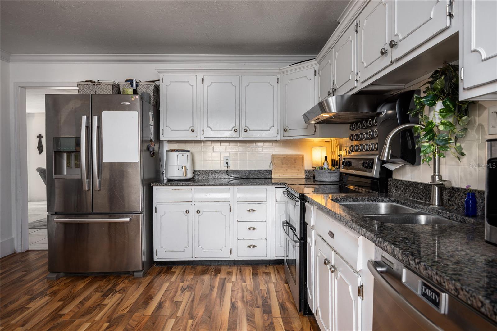 GWEN LAKE ESTATES SUB - Residential