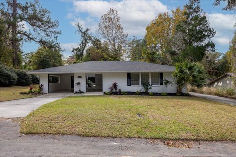 Photo of 822 NW Palm Drive, Lake City, FL 32055 (MLS # GC535880)
