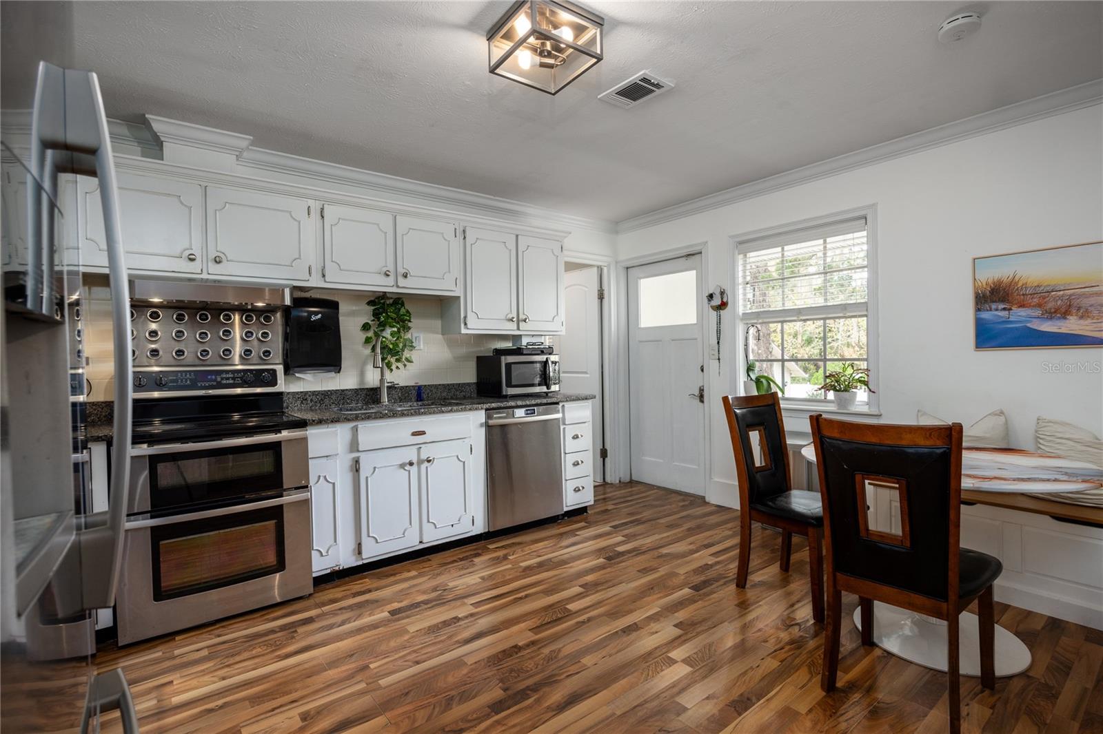 GWEN LAKE ESTATES SUB - Residential