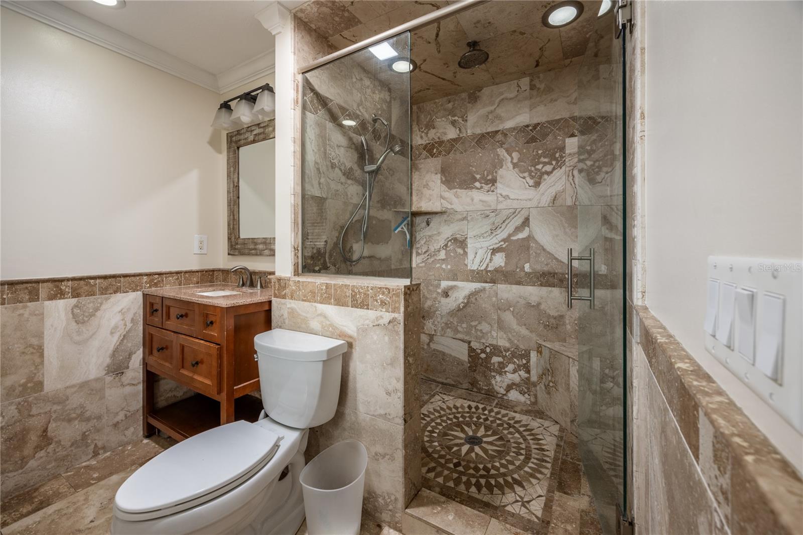 GWEN LAKE ESTATES SUB - Residential