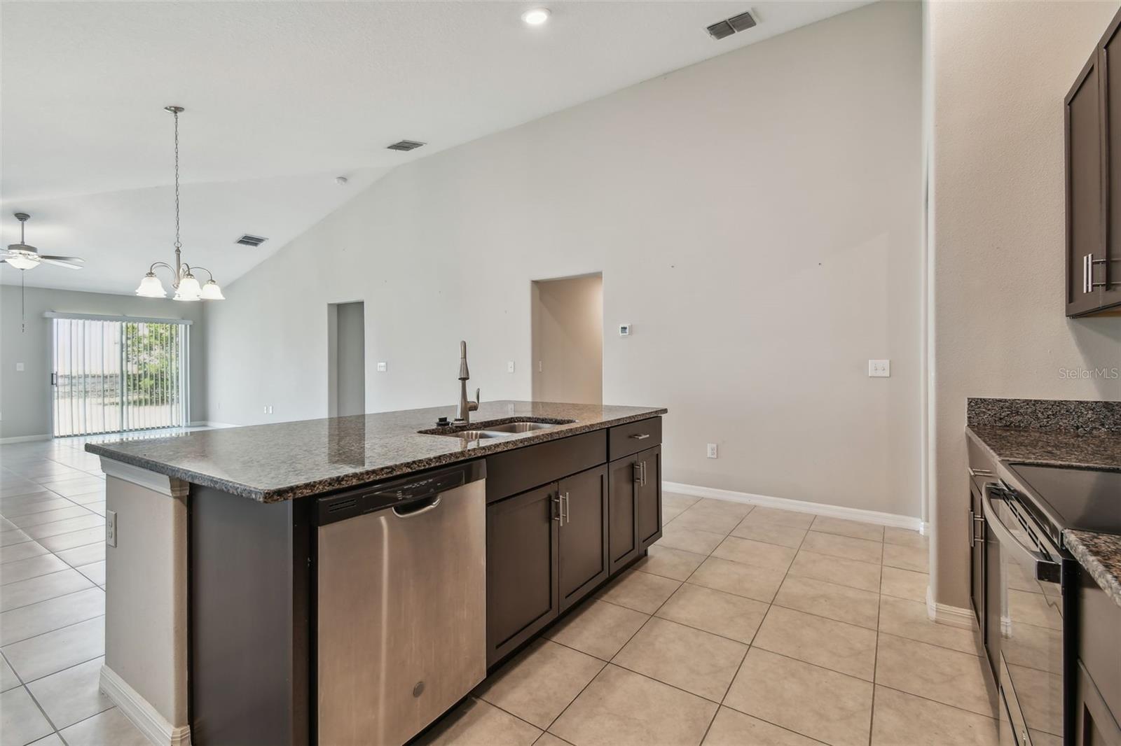 VENTANA GRVS PH 3 & CONE GROVE R - Residential Lease