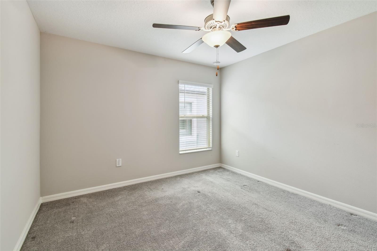 VENTANA GRVS PH 3 & CONE GROVE R - Residential Lease