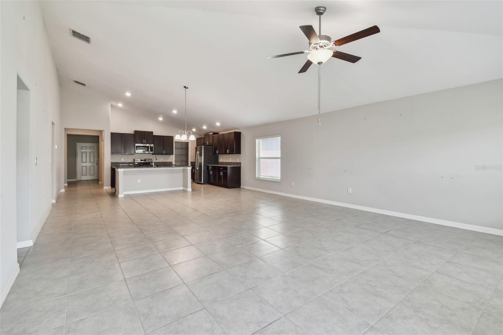 VENTANA GRVS PH 3 & CONE GROVE R - Residential Lease