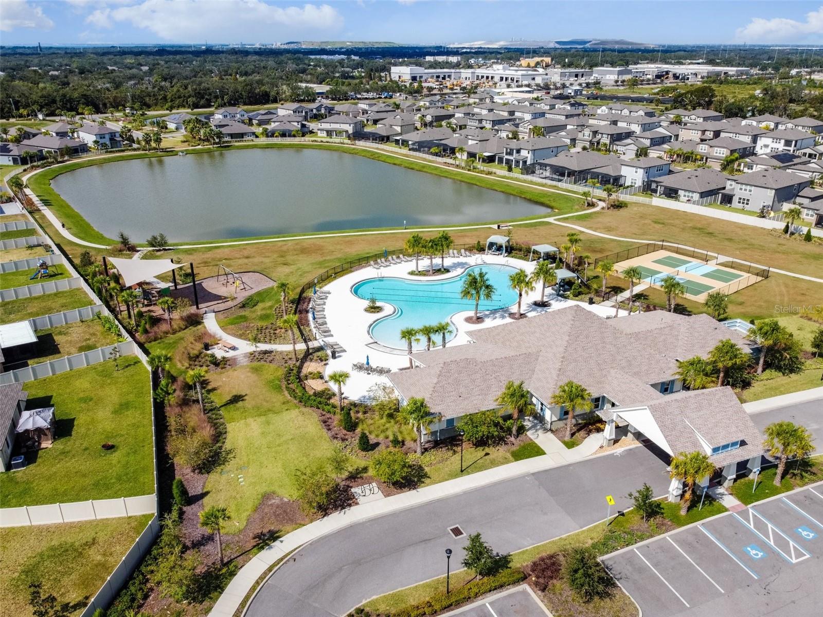 VENTANA GRVS PH 3 & CONE GROVE R - Residential Lease