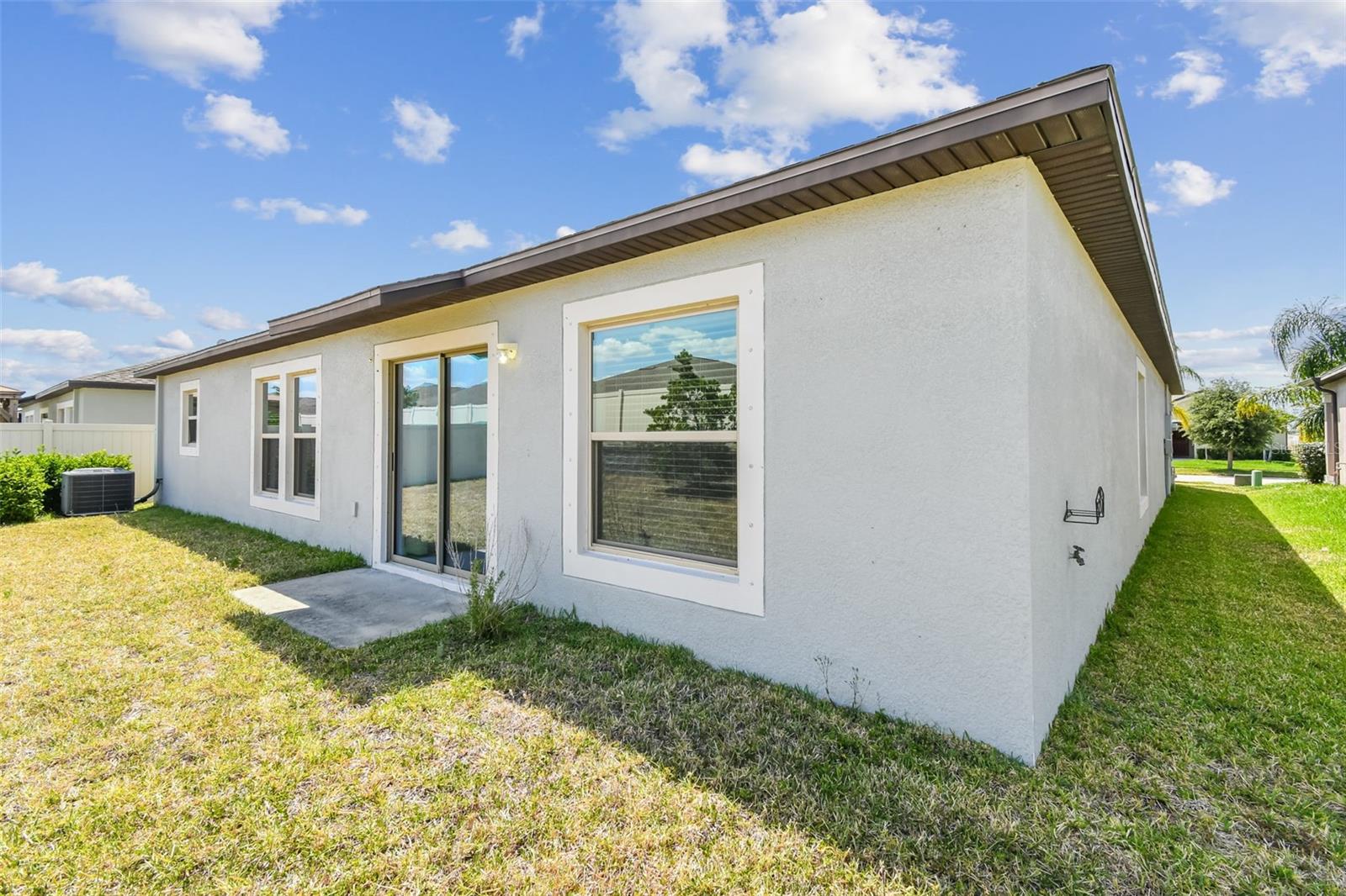 VENTANA GRVS PH 3 & CONE GROVE R - Residential Lease