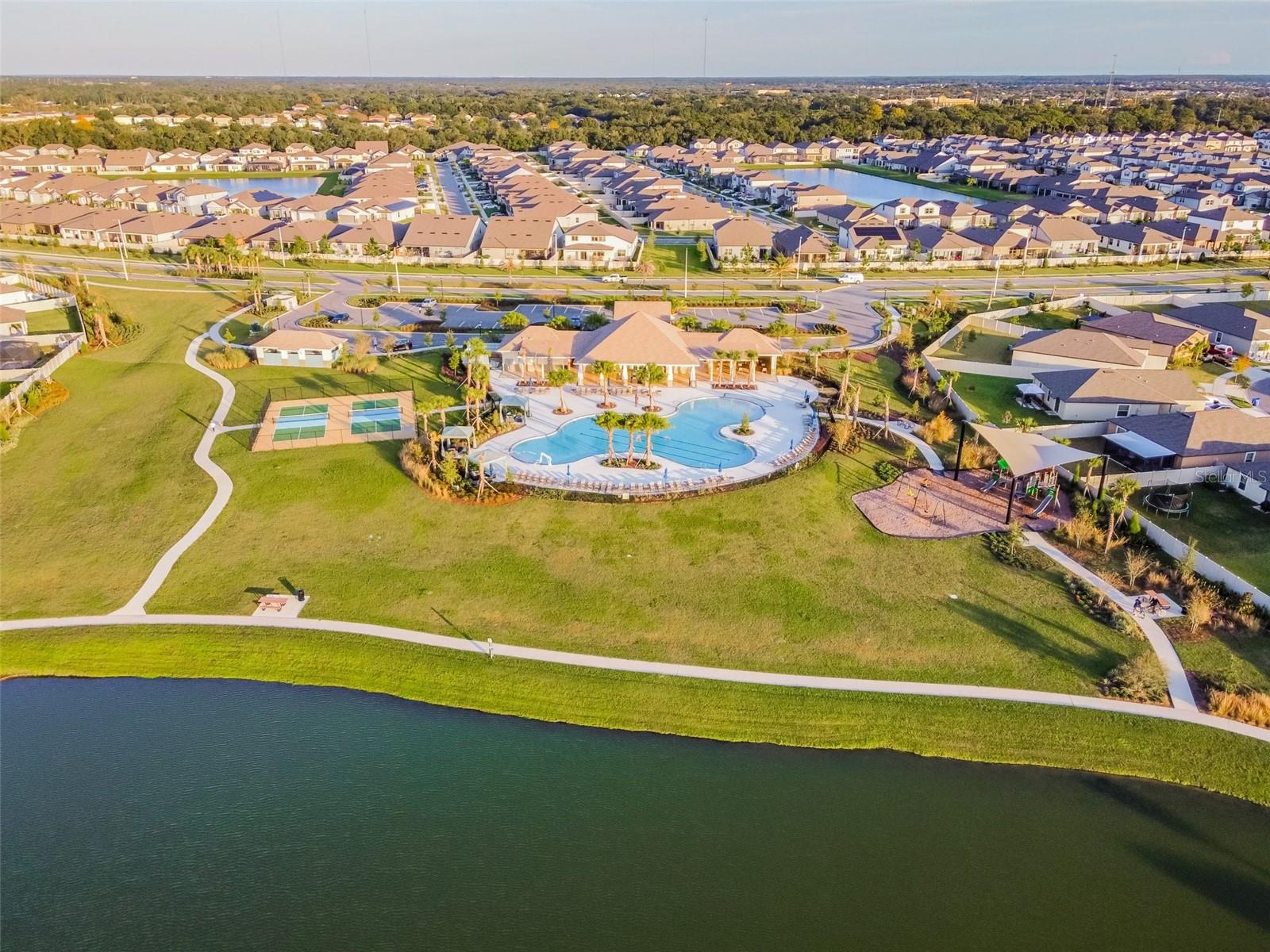 VENTANA GRVS PH 3 & CONE GROVE R - Residential Lease