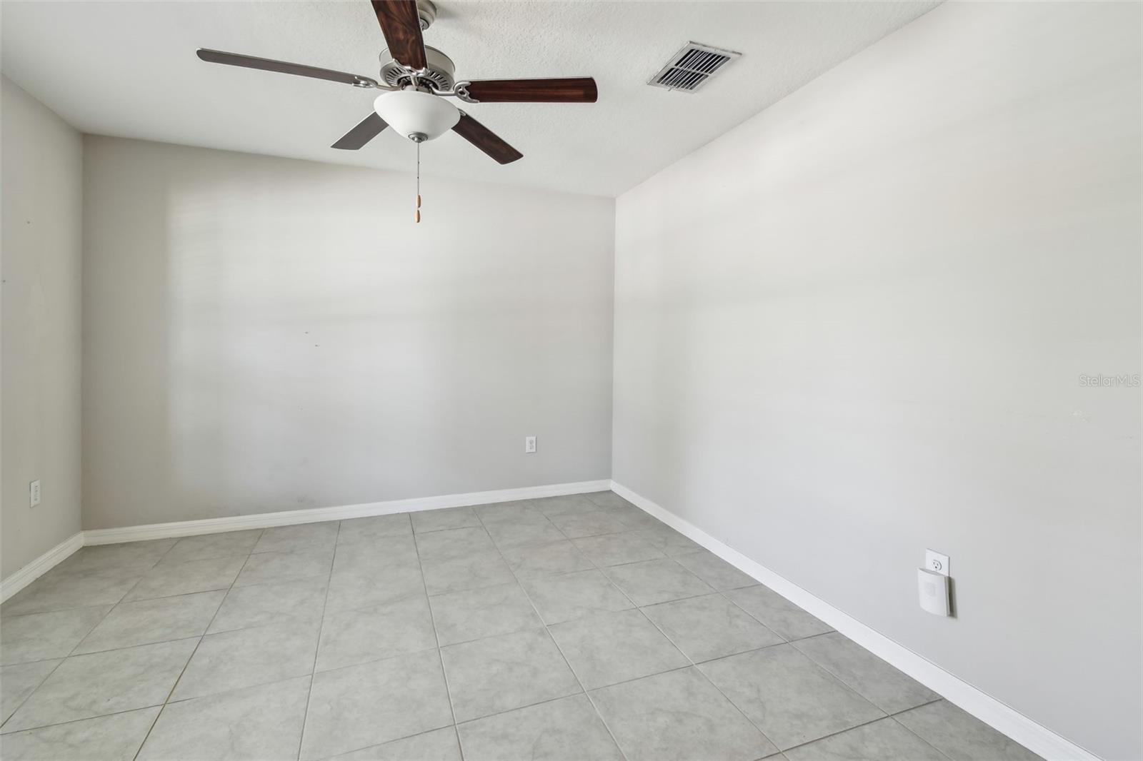 VENTANA GRVS PH 3 & CONE GROVE R - Residential Lease