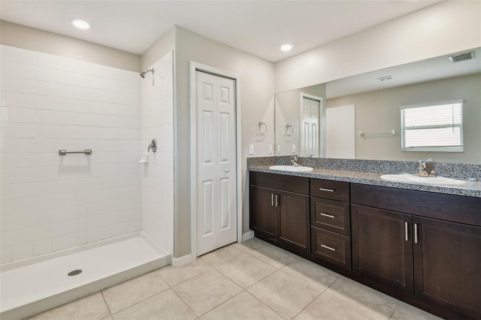 VENTANA GRVS PH 3 & CONE GROVE R - Residential Lease